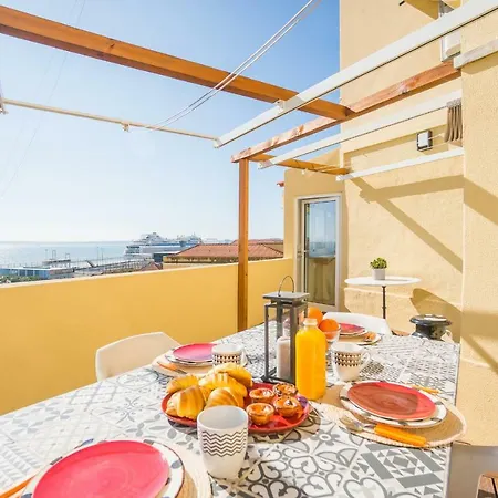 Spectacular Terrace View Of Tagus Apartment