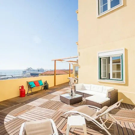 Spectacular Terrace View Of Tagus Apartment Lisbon