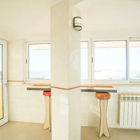 Spectacular Terrace View Of Tagus Lisbon