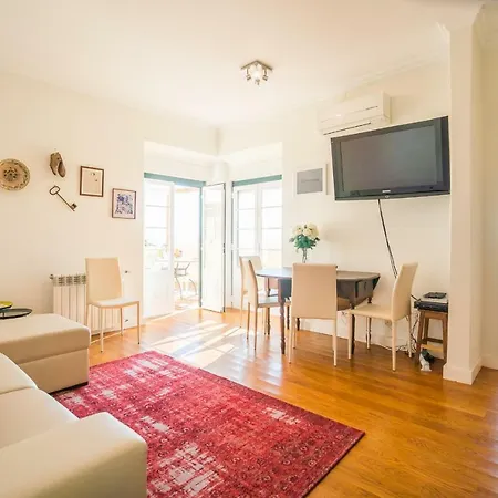 Spectacular Terrace View Of Tagus Apartment