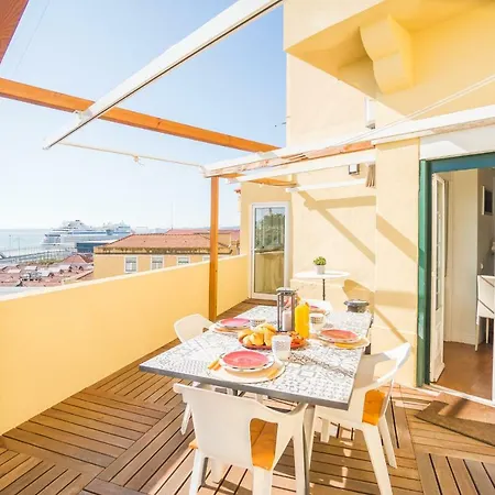 Spectacular Terrace View Of Tagus Apartment Lisbon