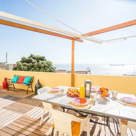 Spectacular Terrace View Of Tagus * Lisbon